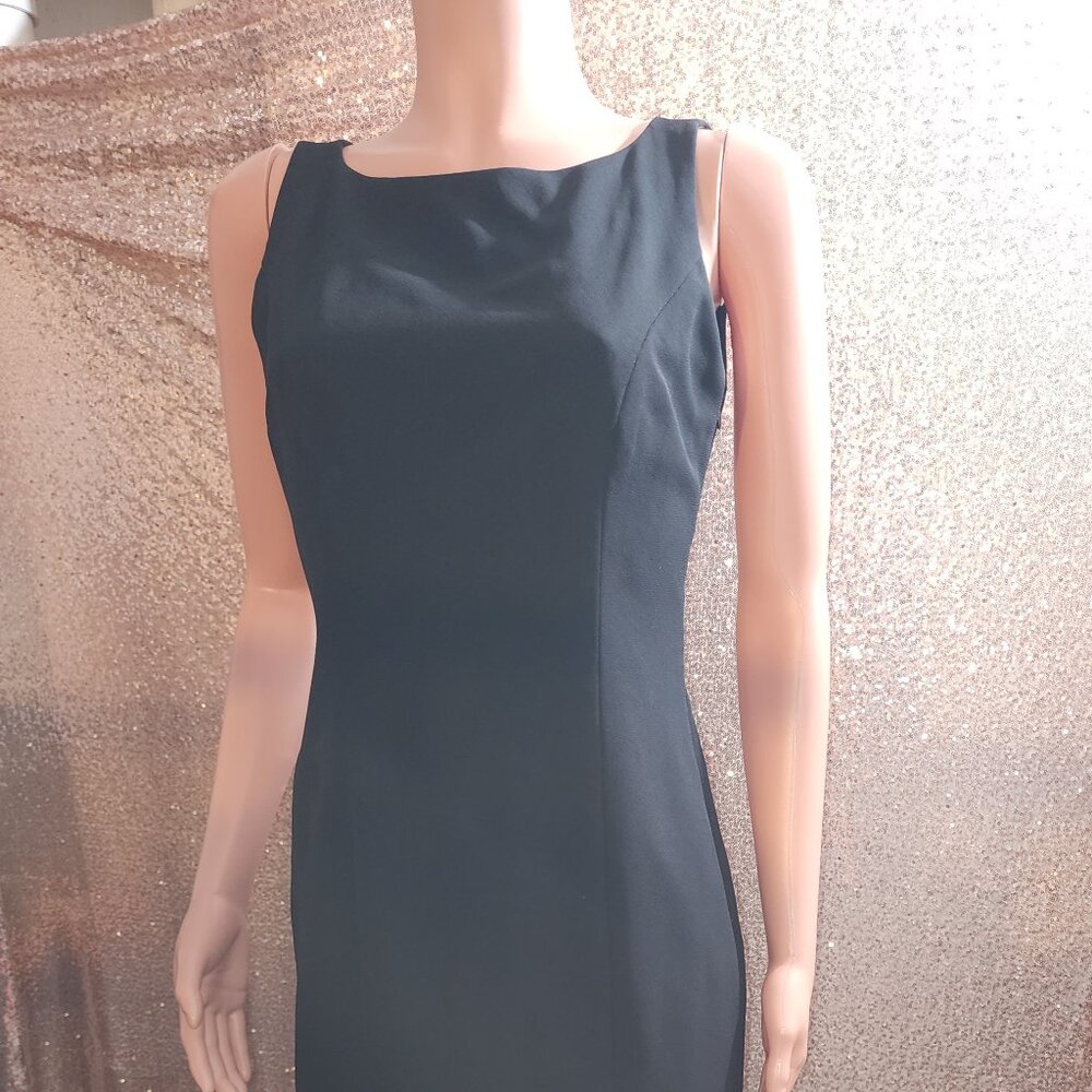 Black Dress. Low Cut In Back. With Bow. Formal: Wedding, Prom, Homecoming.